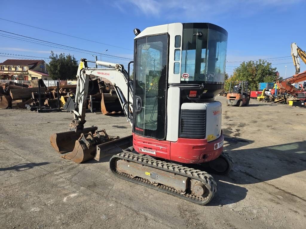 Takeuchi TB 23 R Takeuchi TB 23 R - Minibagger: das Bild 2 Takeuchi TB 23 R Takeuchi TB 23 R - Minibagger: das Bild 2