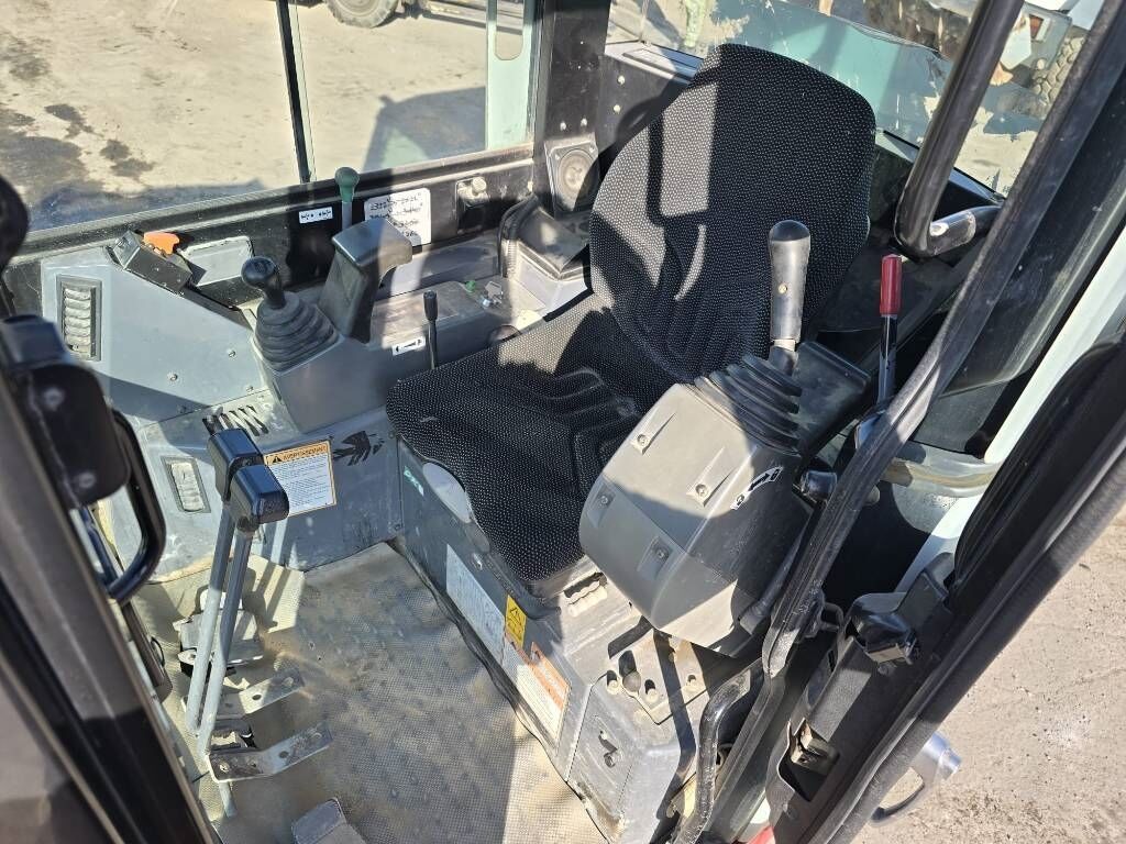Takeuchi TB 23 R Takeuchi TB 23 R - Minibagger: das Bild 4 Takeuchi TB 23 R Takeuchi TB 23 R - Minibagger: das Bild 4