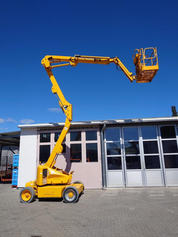 JLG M450AJ - Gelenkarmbühne: das Bild 2 JLG M450AJ - Gelenkarmbühne: das Bild 2
