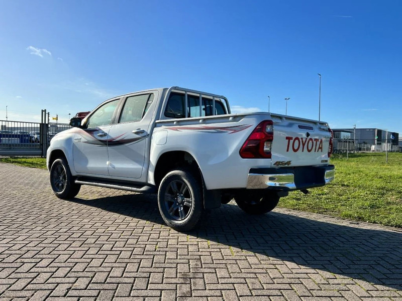 Toyota Hilux GLX SR5 4x4 - 2 UNITS IN STOCK - 2.4 D Double Cab - EURO 2 - NEW!! - Pick-up, Transporter mit Doppelkabine: das Bild 3 Toyota Hilux GLX SR5 4x4 - 2 UNITS IN STOCK - 2.4 D Double Cab - EURO 2 - NEW!! - Pick-up, Transporter mit Doppelkabine: das Bild 3