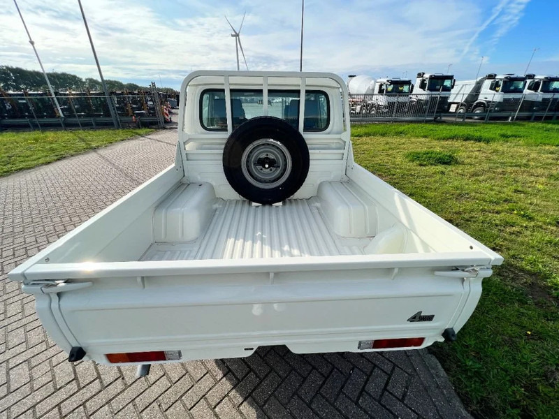 Toyota Land Cruiser HZJ79 4x4 4.2D Double Cab - EURO 3 - NEW!! 13 UNITS directly available - Pick-up, Transporter mit Doppelkabine: das Bild 5 Toyota Land Cruiser HZJ79 4x4 4.2D Double Cab - EURO 3 - NEW!! 13 UNITS directly available - Pick-up, Transporter mit Doppelkabine: das Bild 5