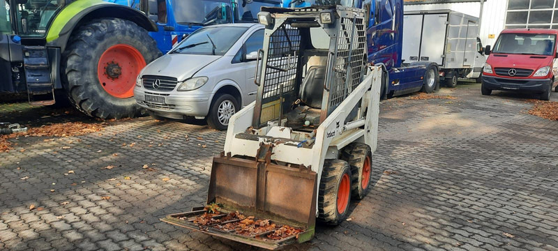 Bobcat 443 4x4 Radlader - Kompaktlader: das Bild 2 Bobcat 443 4x4 Radlader - Kompaktlader: das Bild 2