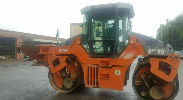 Hamm DV90 VO mit Streuer Klima Deutsche Maschine - Straßenwalze: das Bild 3 Hamm DV90 VO mit Streuer Klima Deutsche Maschine - Straßenwalze: das Bild 3