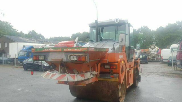 Hamm DV90 VO mit Streuer Klima German Maschine - Straßenwalze: das Bild 5 Hamm DV90 VO mit Streuer Klima German Maschine - Straßenwalze: das Bild 5