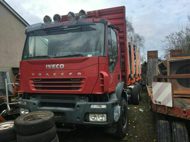 Iveco AD260T450PS 6x4 Blatt Blatt (E:5) - Holztransporter, Autokran: das Bild 3 Iveco AD260T450PS 6x4 Blatt Blatt (E:5) - Holztransporter, Autokran: das Bild 3