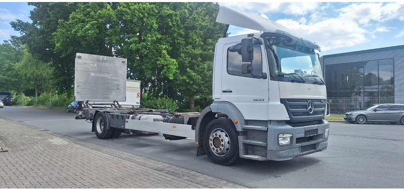 Mercedes-Benz 1833 2 Achser für BDF mit LBW - Fahrgestell LKW: das Bild 2 Mercedes-Benz 1833 2 Achser für BDF mit LBW - Fahrgestell LKW: das Bild 2