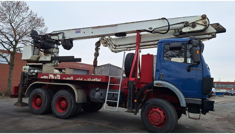 Mercedes-Benz 2629 AK Motorwagen mit Kran Dachdeckerkran6x6 - Autokran: das Bild 1 Mercedes-Benz 2629 AK Motorwagen mit Kran Dachdeckerkran6x6 - Autokran: das Bild 1