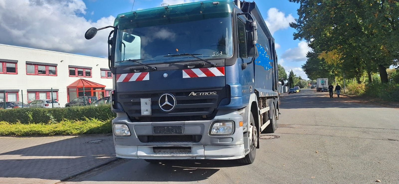 Mercedes-Benz 2632 Müllwgen 6x2 M.Haus Blatt/Luft - Müllwagen: das Bild 3 Mercedes-Benz 2632 Müllwgen 6x2 M.Haus Blatt/Luft - Müllwagen: das Bild 3
