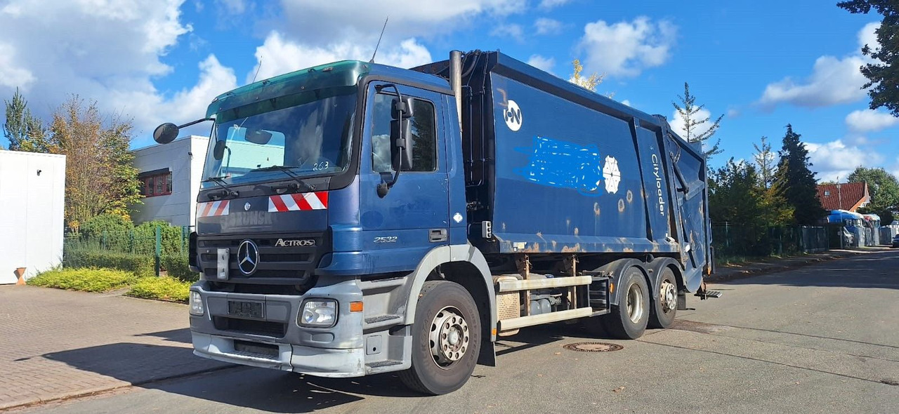 Mercedes-Benz 2632 Müllwgen 6x2 M.Haus Blatt/Luft - Müllwagen: das Bild 1 Mercedes-Benz 2632 Müllwgen 6x2 M.Haus Blatt/Luft - Müllwagen: das Bild 1