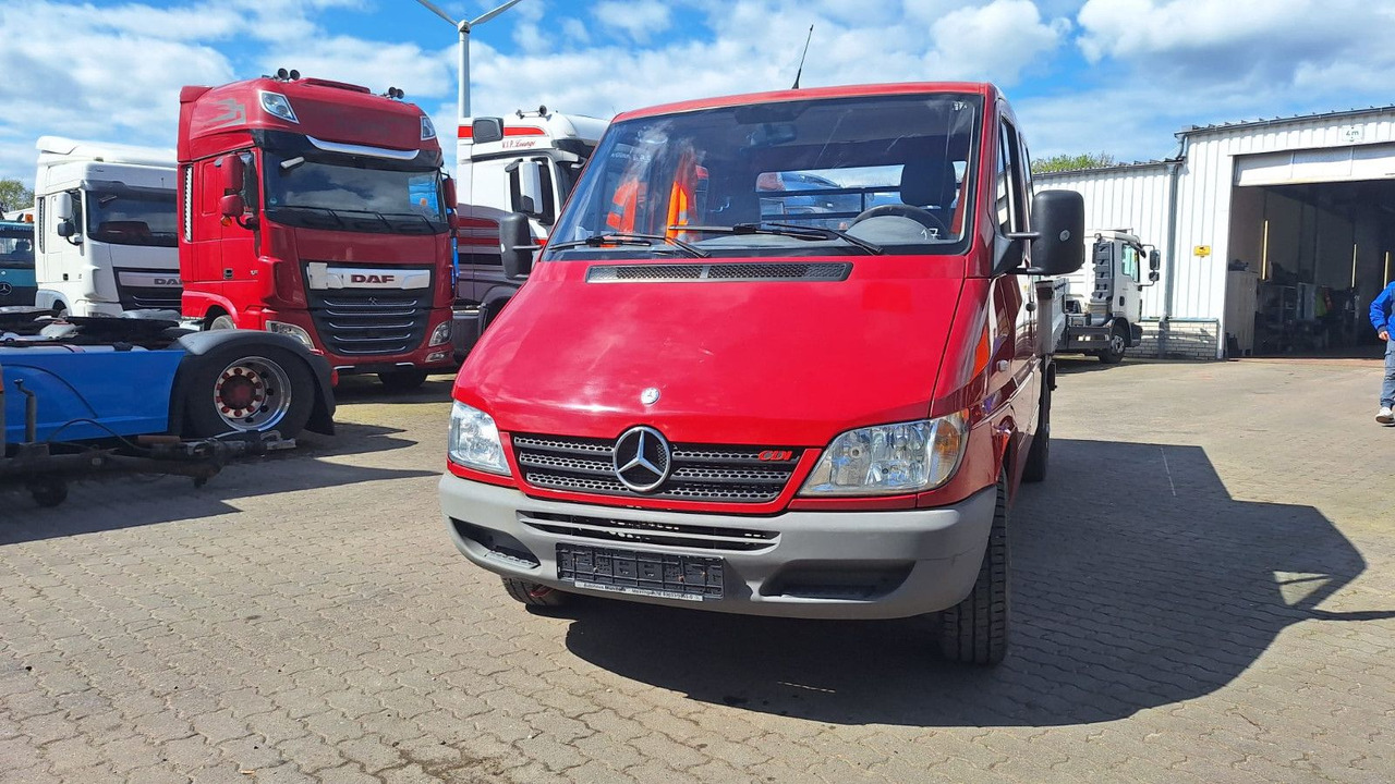 Mercedes-Benz 313 Pritsche Doppelkabine - Pritsche Transporter, Transporter mit Doppelkabine: das Bild 3 Mercedes-Benz 313 Pritsche Doppelkabine - Pritsche Transporter, Transporter mit Doppelkabine: das Bild 3