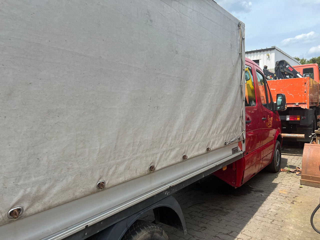 Planen Transporter, Transporter mit Doppelkabine Mercedes-Benz 319 Doka: das Bild 8