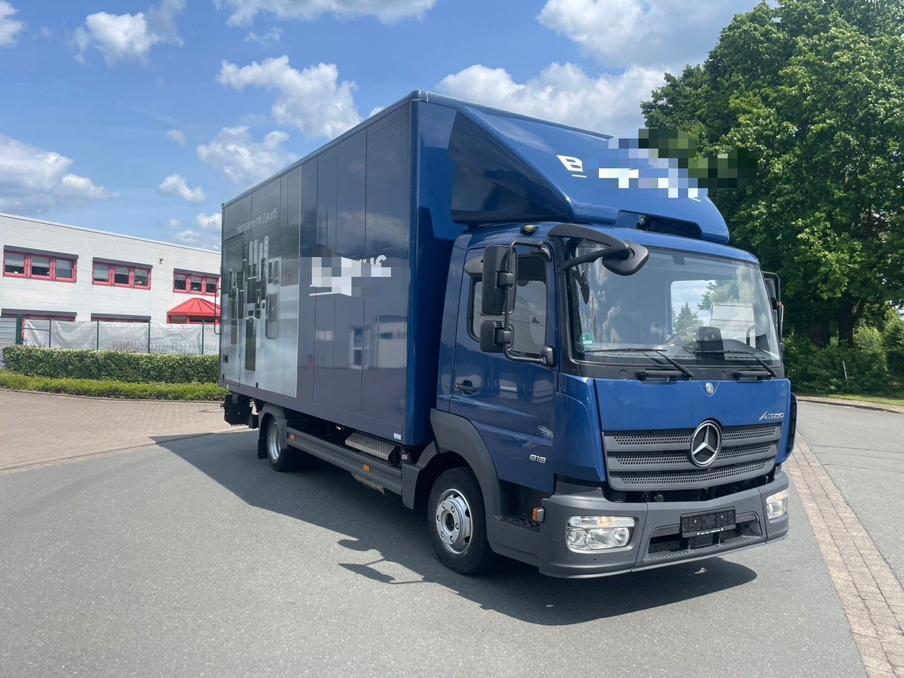 Mercedes-Benz 818 Koffer mit LBW - Koffer Transporter: das Bild 2 Mercedes-Benz 818 Koffer mit LBW - Koffer Transporter: das Bild 2