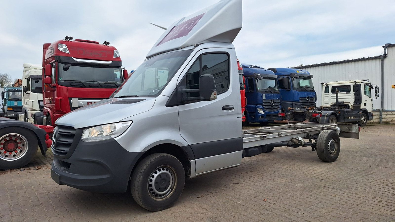Mercedes-Benz Fahrgestell 316 - Fahrgestell LKW: das Bild 1 Mercedes-Benz Fahrgestell 316 - Fahrgestell LKW: das Bild 1