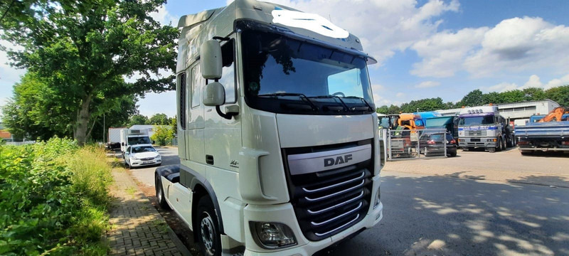 DAF XF106-460PS 1-Hand - Sattelzugmaschine: das Bild 1 DAF XF106-460PS 1-Hand - Sattelzugmaschine: das Bild 1