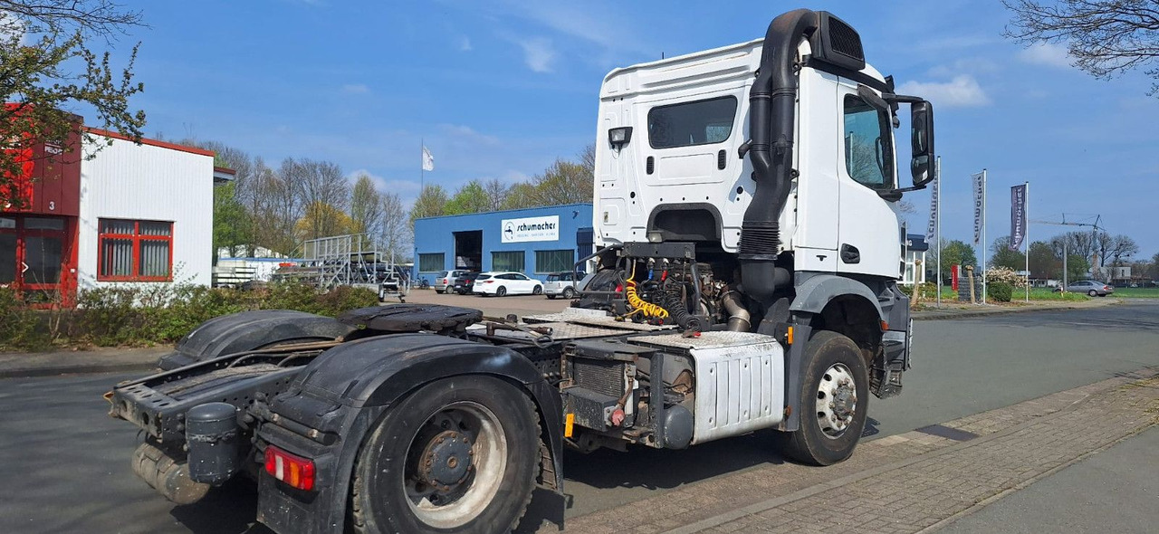 Mercedes-Benz 1840 HD 4x4 Arocs - Sattelzugmaschine: das Bild 4 Mercedes-Benz 1840 HD 4x4 Arocs - Sattelzugmaschine: das Bild 4