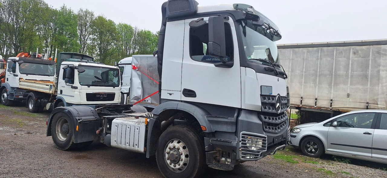 Mercedes-Benz 1840 HD 4x4 Arocs - Sattelzugmaschine: das Bild 2 Mercedes-Benz 1840 HD 4x4 Arocs - Sattelzugmaschine: das Bild 2