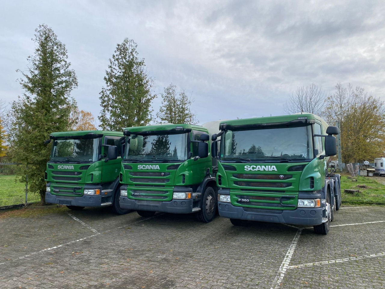 Scania 2x P360 Betonmischer 8x4 Blatt/Blatt E6 2 stück - Fahrmischer: das Bild 2 Scania 2x P360 Betonmischer 8x4 Blatt/Blatt E6 2 stück - Fahrmischer: das Bild 2