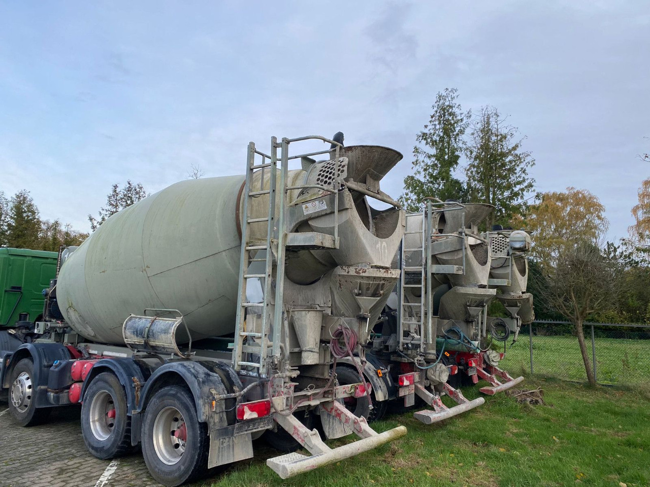 Scania 2x P360 Betonmischer 8x4 Blatt/Blatt E6 2 stück - Fahrmischer: das Bild 5 Scania 2x P360 Betonmischer 8x4 Blatt/Blatt E6 2 stück - Fahrmischer: das Bild 5