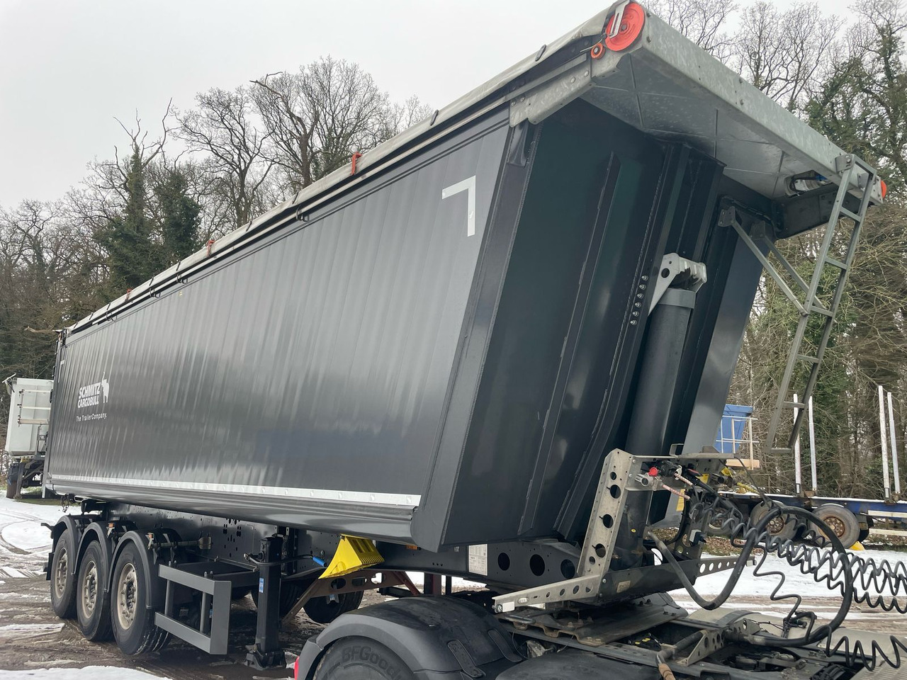 Kipper Auflieger Schmitz Cargobull 3-Achser 48 qubik Getreidekipper: das Bild 1
