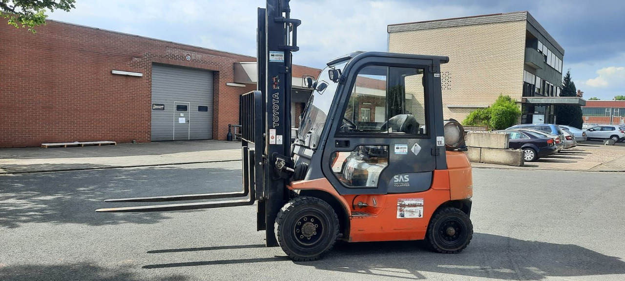 Toyota 42-7FGF20 - Treibgasstapler: das Bild 3 Toyota 42-7FGF20 - Treibgasstapler: das Bild 3