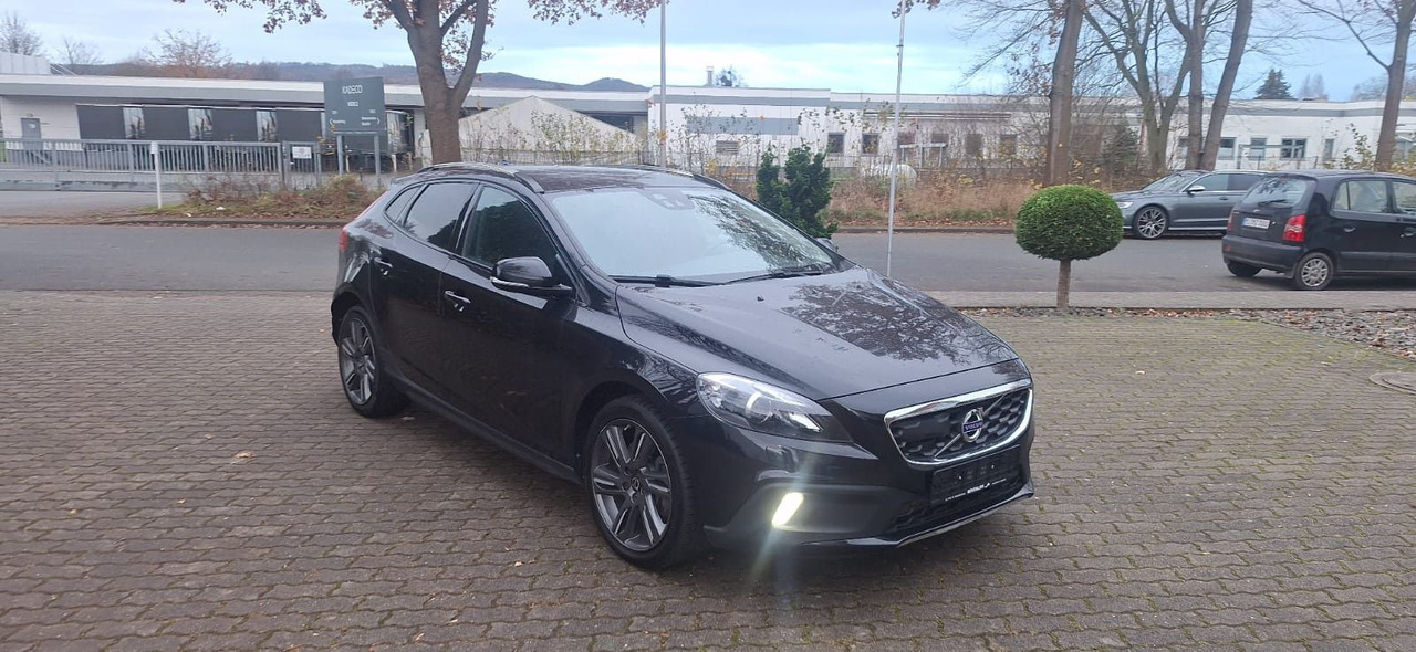 Volvo V40 Cross Country You! - SUV/ Geländewagen: das Bild 1 Volvo V40 Cross Country You! - SUV/ Geländewagen: das Bild 1