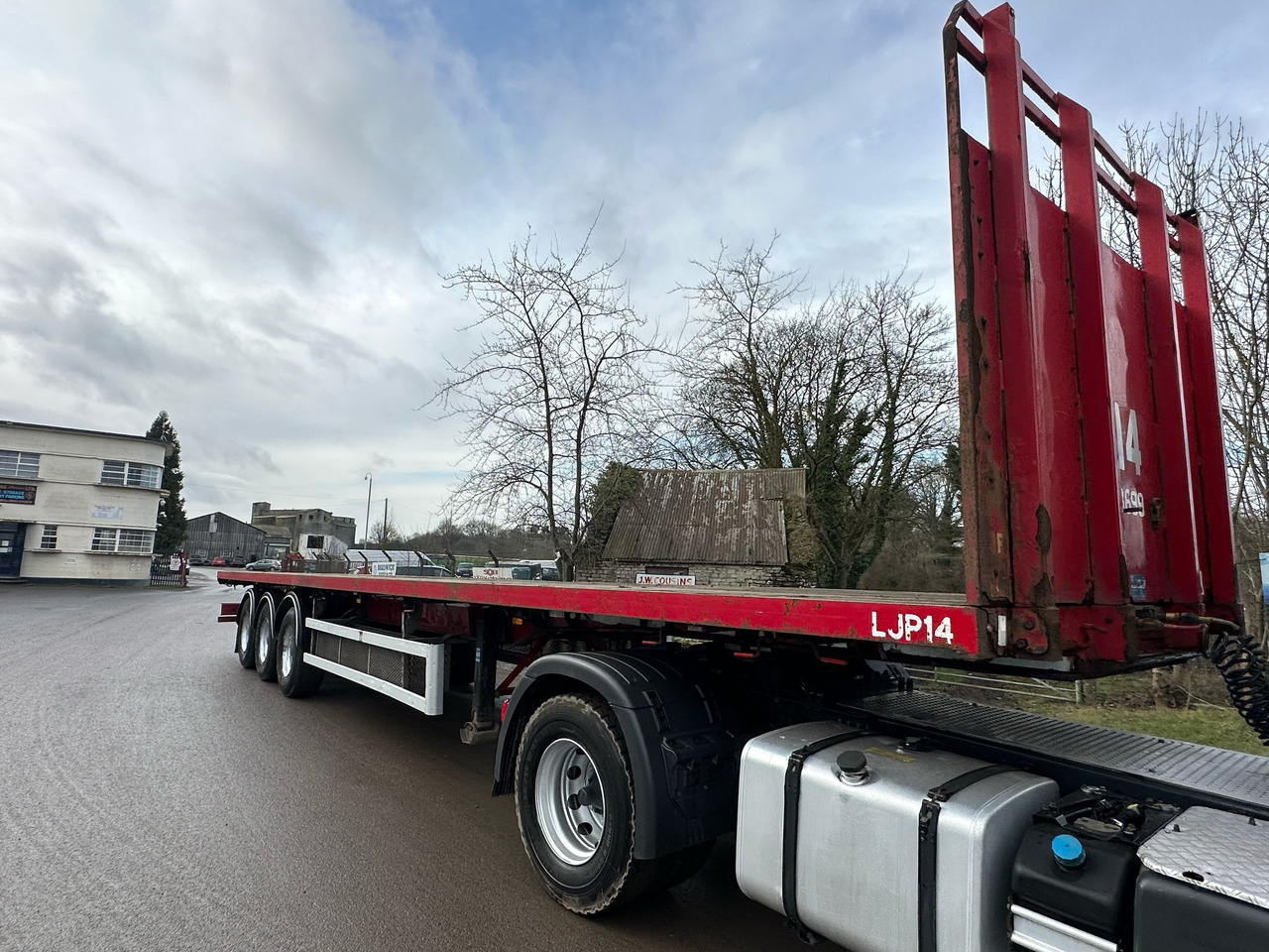 SDC triaxle Trailer - Pritschenauflieger/ Plattformauflieger: das Bild 1 SDC triaxle Trailer - Pritschenauflieger/ Plattformauflieger: das Bild 1