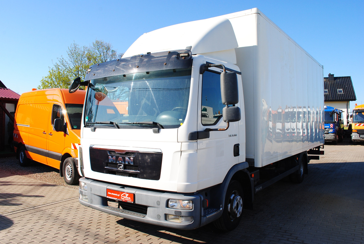 MAN TGL 8.180 - Koffer LKW: das Bild 2 MAN TGL 8.180 - Koffer LKW: das Bild 2