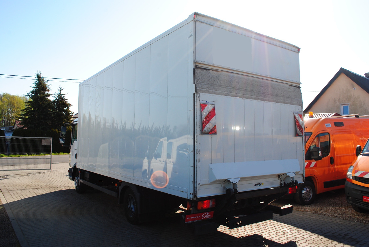 MAN TGL 8.180 - Koffer LKW: das Bild 3 MAN TGL 8.180 - Koffer LKW: das Bild 3