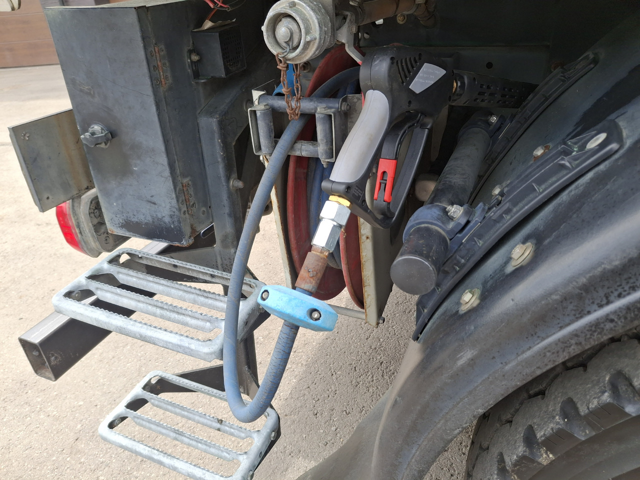 Kehrmaschine MERCEDES-BENZ Atego 1523 Zamiatarka Kehrmaschine Schmidt SK600 Karcher 2 Motoren Euro 6 PM10 Rura Do Liści: das Bild 12