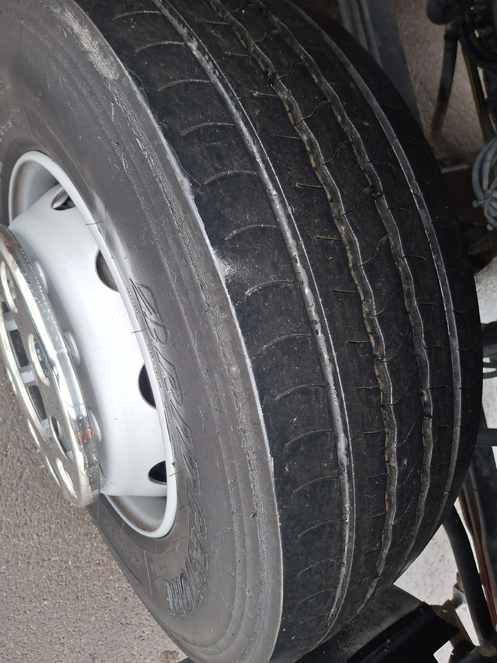 Kehrmaschine MERCEDES-BENZ Axor 1829 Zamiatarka Kehrmaschine Johnston 2 Motoren Karcher L/R: das Bild 26 Kehrmaschine MERCEDES-BENZ Axor 1829 Zamiatarka Kehrmaschine Johnston 2 Motoren Karcher L/R: das Bild 26