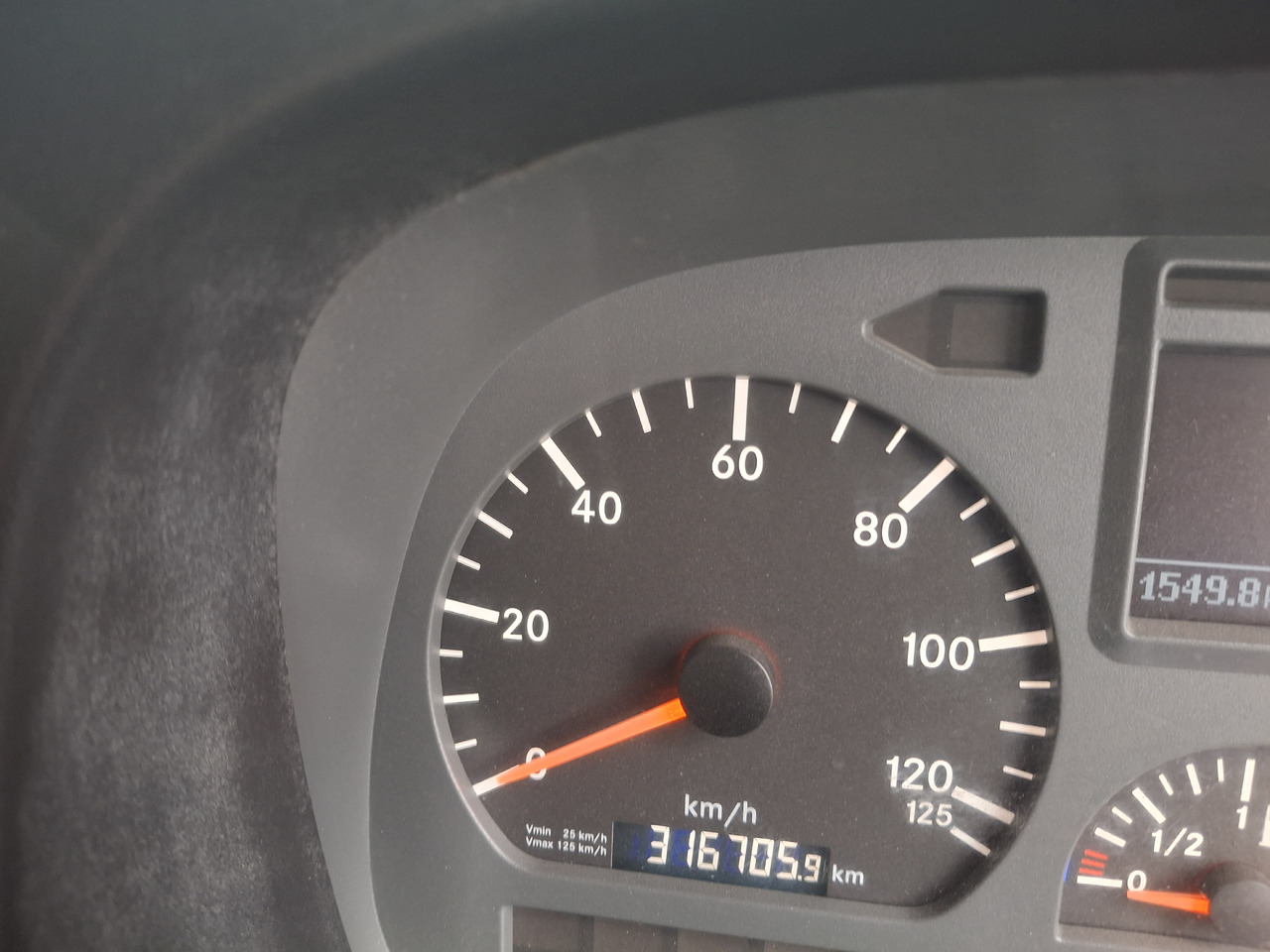 Kehrmaschine MERCEDES-BENZ Axor 1829 Zamiatarka Kehrmaschine Johnston 2 Motoren Karcher L/R: das Bild 31 Kehrmaschine MERCEDES-BENZ Axor 1829 Zamiatarka Kehrmaschine Johnston 2 Motoren Karcher L/R: das Bild 31