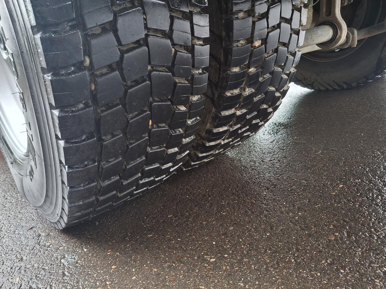 Kehrmaschine MERCEDES-BENZ Axor 1829 Zamiatarka Kehrmaschine Johnston 2 Motoren Karcher L/R: das Bild 10 Kehrmaschine MERCEDES-BENZ Axor 1829 Zamiatarka Kehrmaschine Johnston 2 Motoren Karcher L/R: das Bild 10