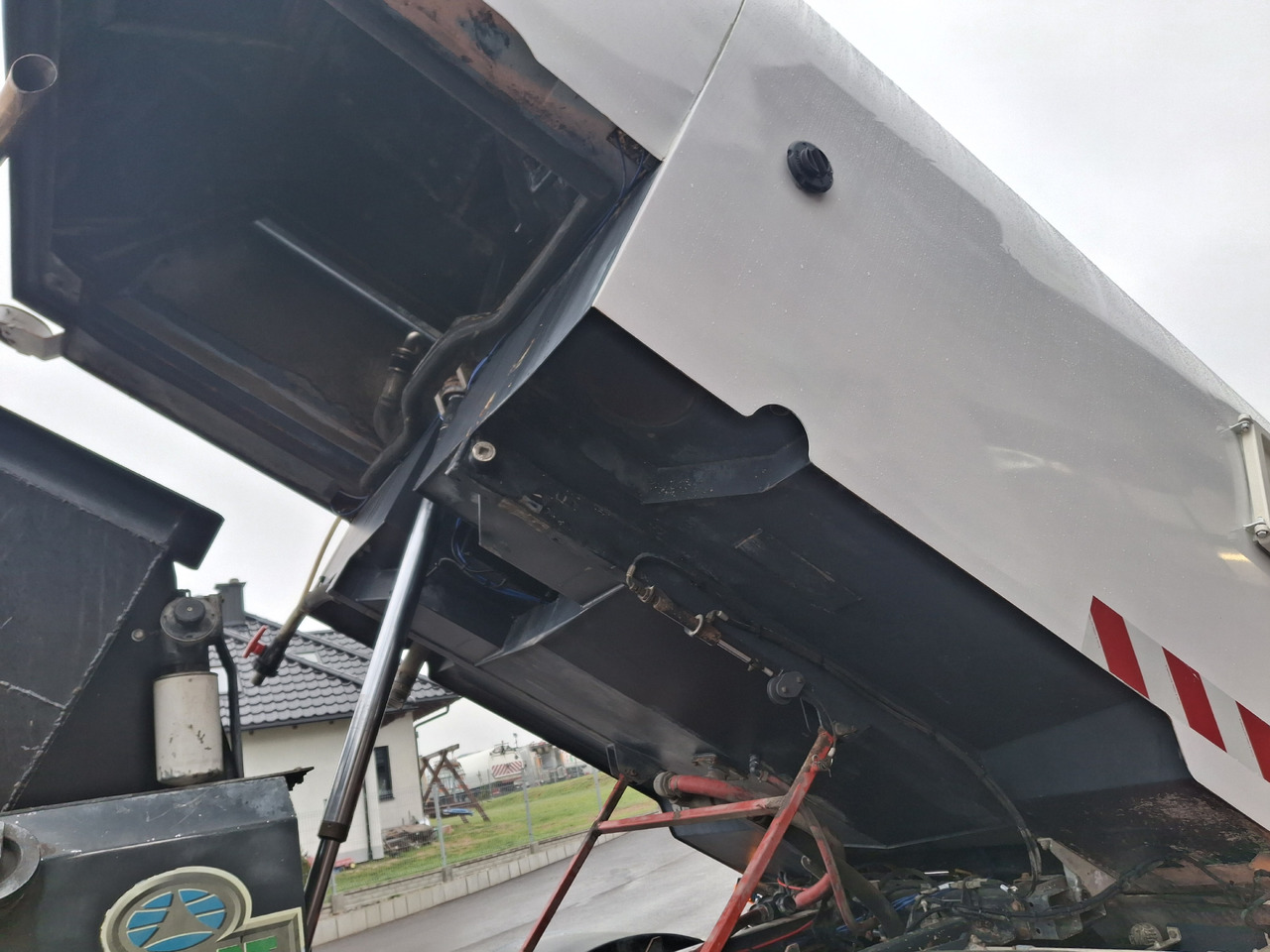 Kehrmaschine MERCEDES-BENZ Axor 1829 Zamiatarka Kehrmaschine Johnston 2 Motoren Karcher L/R: das Bild 19 Kehrmaschine MERCEDES-BENZ Axor 1829 Zamiatarka Kehrmaschine Johnston 2 Motoren Karcher L/R: das Bild 19