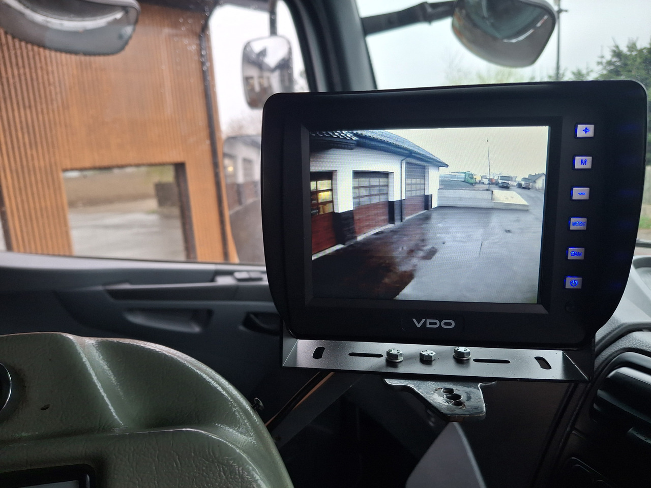 Kehrmaschine MERCEDES-BENZ Axor 1829 Zamiatarka Kehrmaschine Johnston 2 Motoren Karcher L/R: das Bild 29 Kehrmaschine MERCEDES-BENZ Axor 1829 Zamiatarka Kehrmaschine Johnston 2 Motoren Karcher L/R: das Bild 29