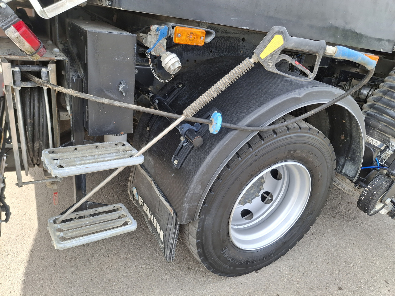 Kehrmaschine RENAULT D16 Zamiatarka Kehrmaschine FAUN Euro 6 PM10 Szczotki L/R Karcher Rura Do Liści 2 Motoren: das Bild 21