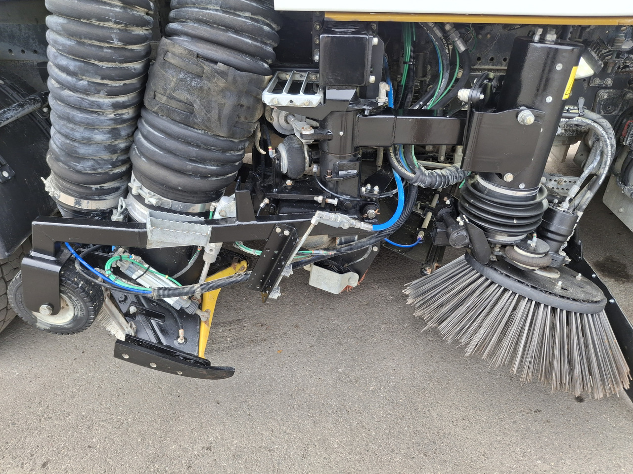 Kehrmaschine RENAULT D16 Zamiatarka Kehrmaschine FAUN Euro 6 PM10 Szczotki L/R Karcher Rura Do Liści 2 Motoren: das Bild 33