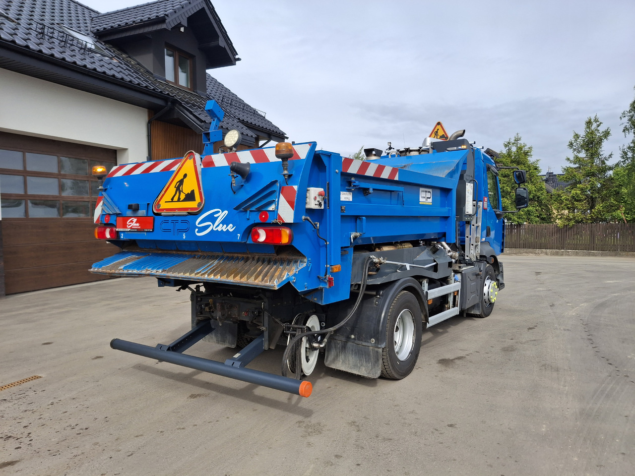 Renault D16 - Bitumenspritzmaschine: das Bild 3 Renault D16 - Bitumenspritzmaschine: das Bild 3