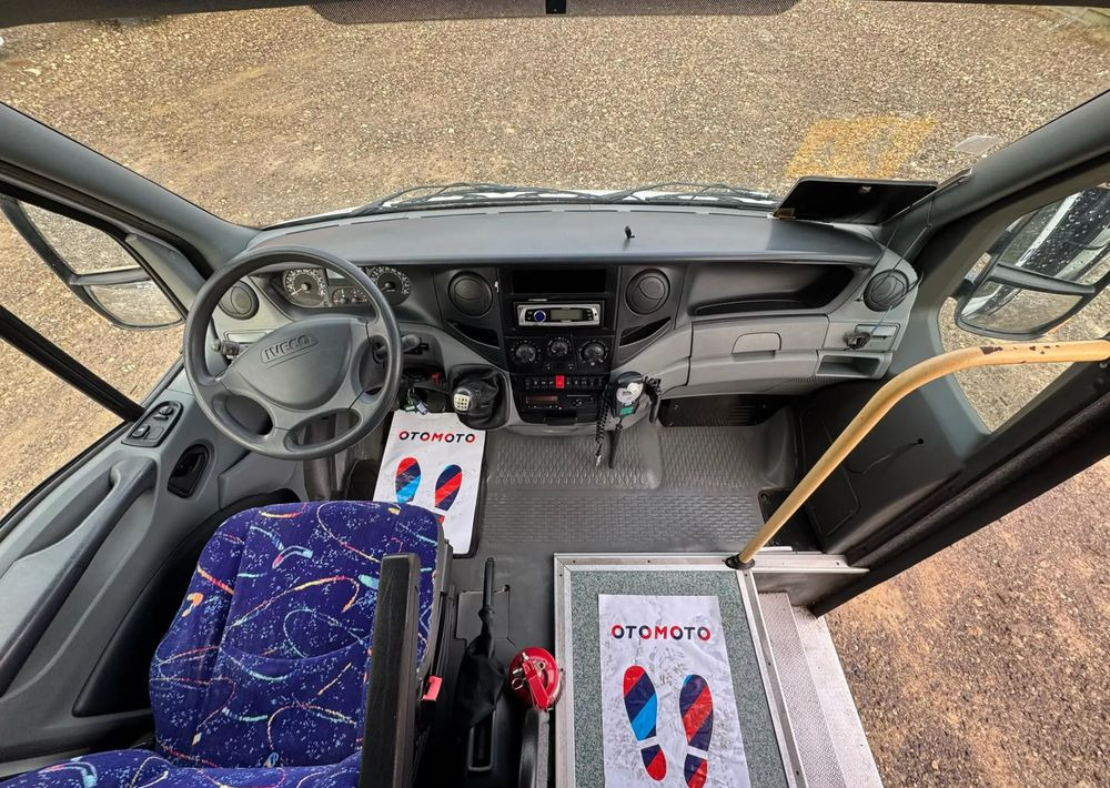 Kleinbus, Personentransporter Iveco Daily: das Bild 14