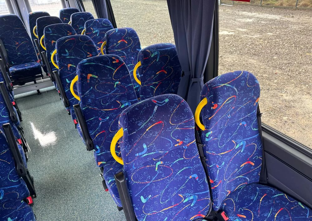 Kleinbus, Personentransporter Iveco Daily: das Bild 12