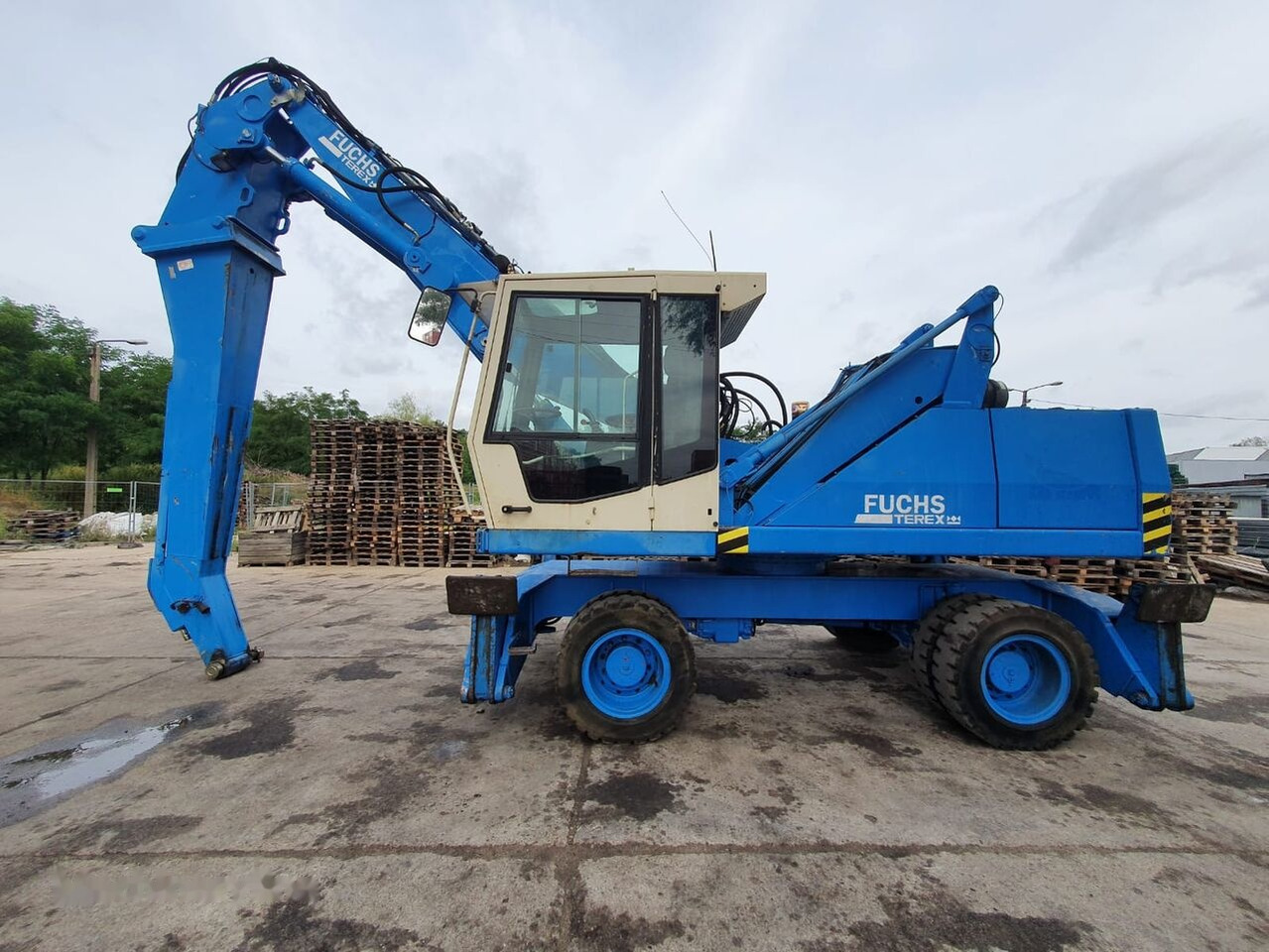 Fuchs MHL 340C FQC Generator - Umschlagbagger: das Bild 1 Fuchs MHL 340C FQC Generator - Umschlagbagger: das Bild 1