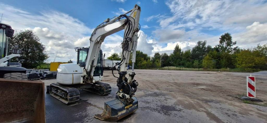 Komatsu PC 80 MR-5E0 - Minibagger: das Bild 2 Komatsu PC 80 MR-5E0 - Minibagger: das Bild 2