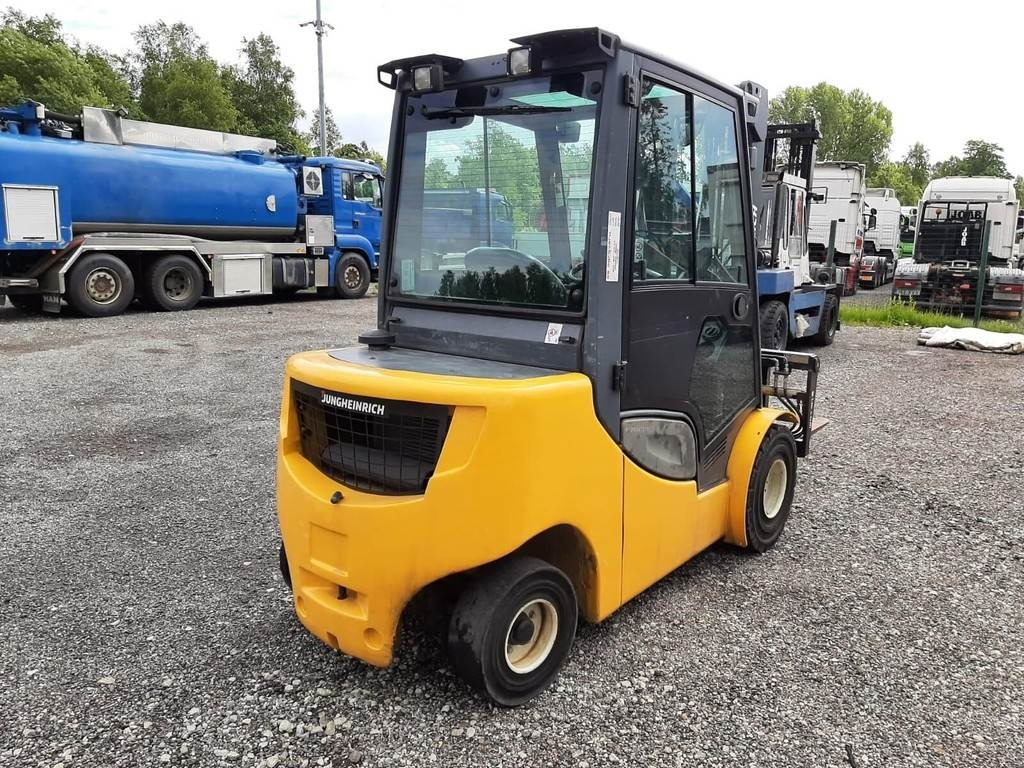 Jungheinrich DFG 430s 43kW - Dieselstapler: das Bild 3 Jungheinrich DFG 430s 43kW - Dieselstapler: das Bild 3
