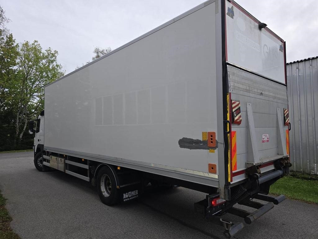 Volvo FM330 4X2 - Koffer LKW: das Bild 2 Volvo FM330 4X2 - Koffer LKW: das Bild 2