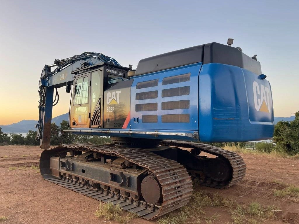 Kettenbagger CAT 352 F XE: das Bild 15