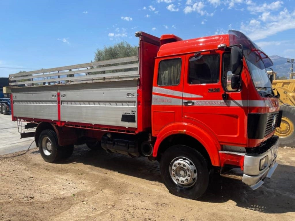 Mercedes-Benz 1638 - Pritsche LKW: das Bild 3 Mercedes-Benz 1638 - Pritsche LKW: das Bild 3