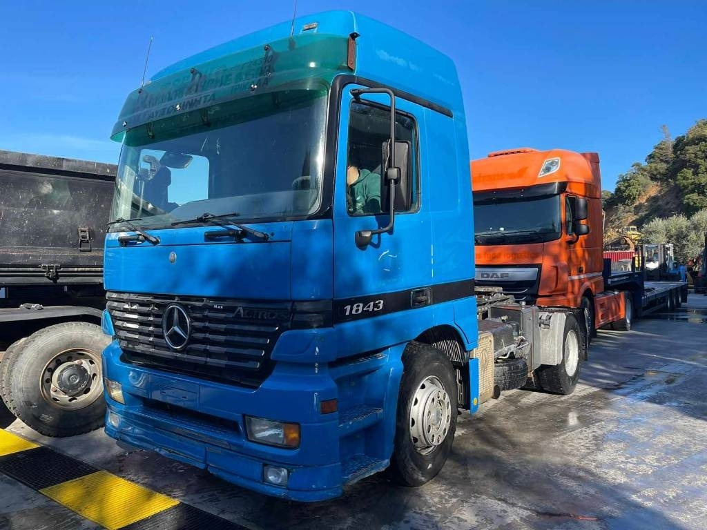 Mercedes-Benz 1843 - Sattelzugmaschine: das Bild 2 Mercedes-Benz 1843 - Sattelzugmaschine: das Bild 2