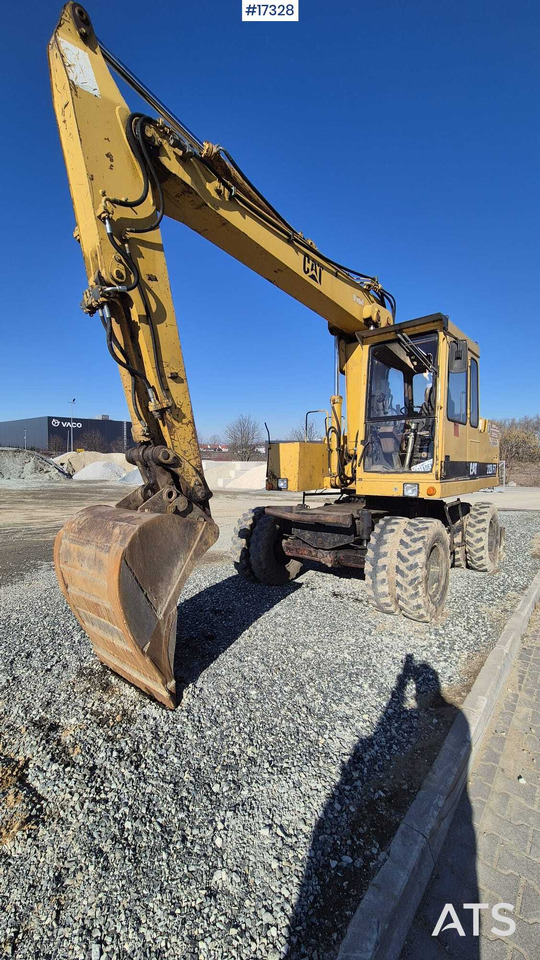 CATERPILLAR 212B FT wheeled excavator (1995) - Mobilbagger: das Bild 4 CATERPILLAR 212B FT wheeled excavator (1995) - Mobilbagger: das Bild 4