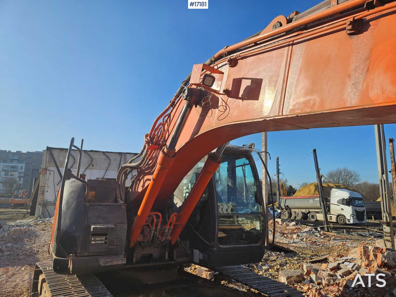 Hydraulic excavator Hitachi ZX225 LC (2013) - Kettenbagger: das Bild 4 Hydraulic excavator Hitachi ZX225 LC (2013) - Kettenbagger: das Bild 4