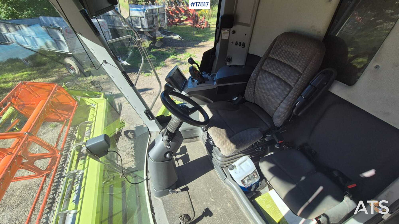 Mähdrescher Kombajn zbożowy CLAAS TUCANO 440 (2015): das Bild 17