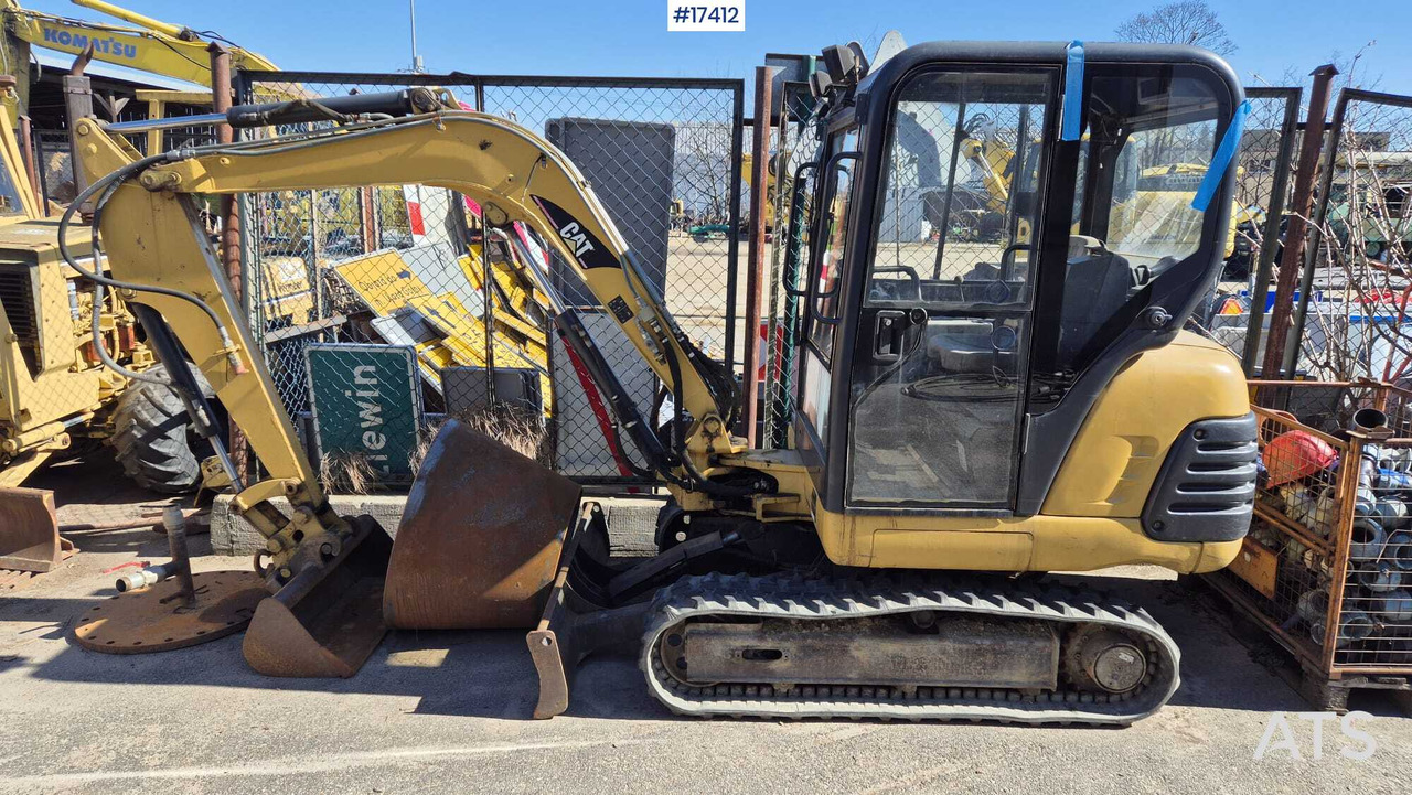 Mini excavator CATERPILLAR 302.5 (2004) two buckets, quick couplers. - Minibagger: das Bild 2 Mini excavator CATERPILLAR 302.5 (2004) two buckets, quick couplers. - Minibagger: das Bild 2